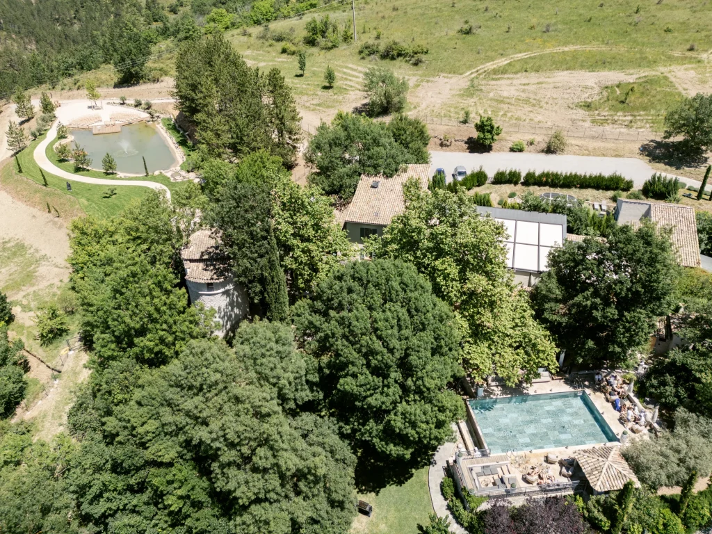 Décoration de mariage au Mas des 5 Fontaines de Sisteron